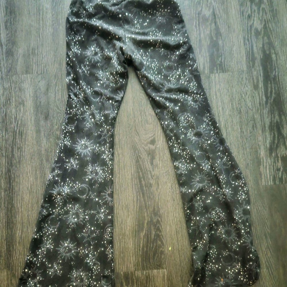 No Boundaries Black Starburst Leggings